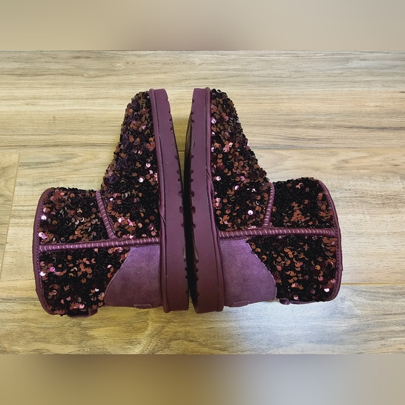 UGG Classic Mini ChunkySequin, pinot noir, size US 7 - Picture 5 of 11